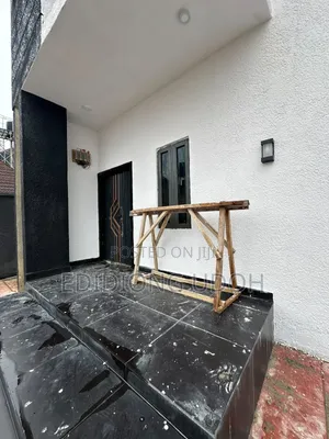 2bdrm Duplex in Shelter Afrique for rent