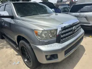 Toyota Sequoia Limited FFV 4dr SUV 4WD (5.7L 8cyl 6A) 2017 Silver