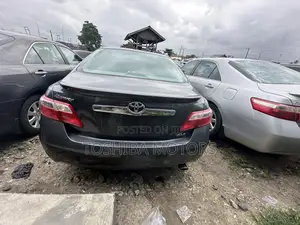 Toyota Camry LE 4dr Sedan (2.5L 4cyl 6A) 2011 Gray