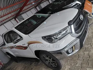 Toyota Hilux 2019 White
