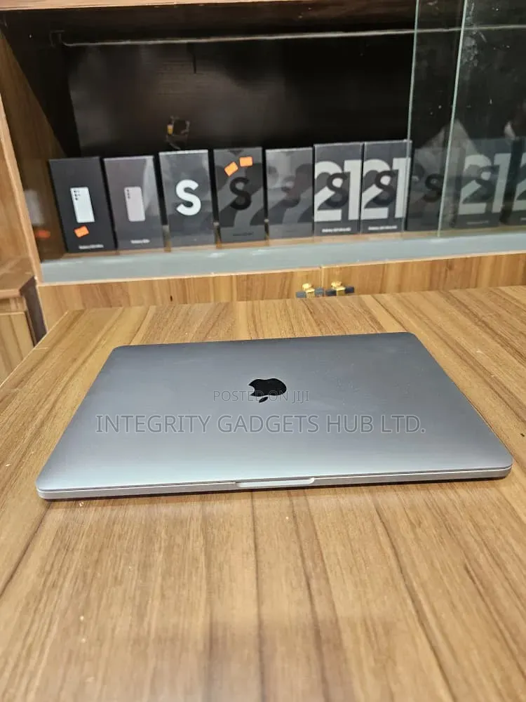 Laptop Apple MacBook Pro 2020 32GB Intel Core i7 SSD 512GB