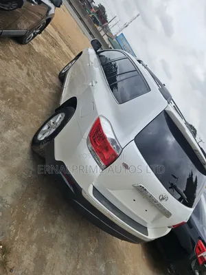 Toyota Highlander SE 2012 White