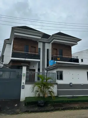 4bdrm Duplex in Chevron for rent