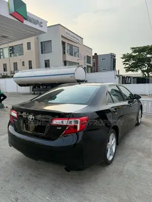 Toyota Camry SE 4dr Sedan (3.5L 6cyl 6A) 2014 Black