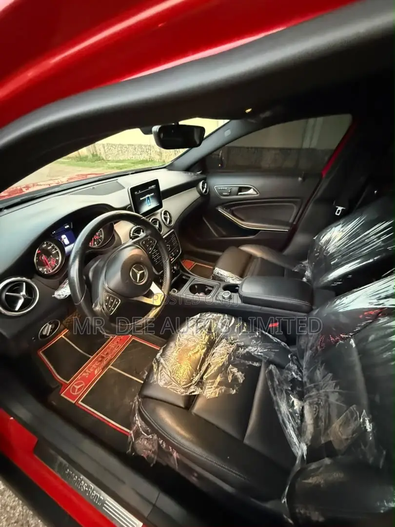 Mercedes-Benz GLA 250 2017 Red