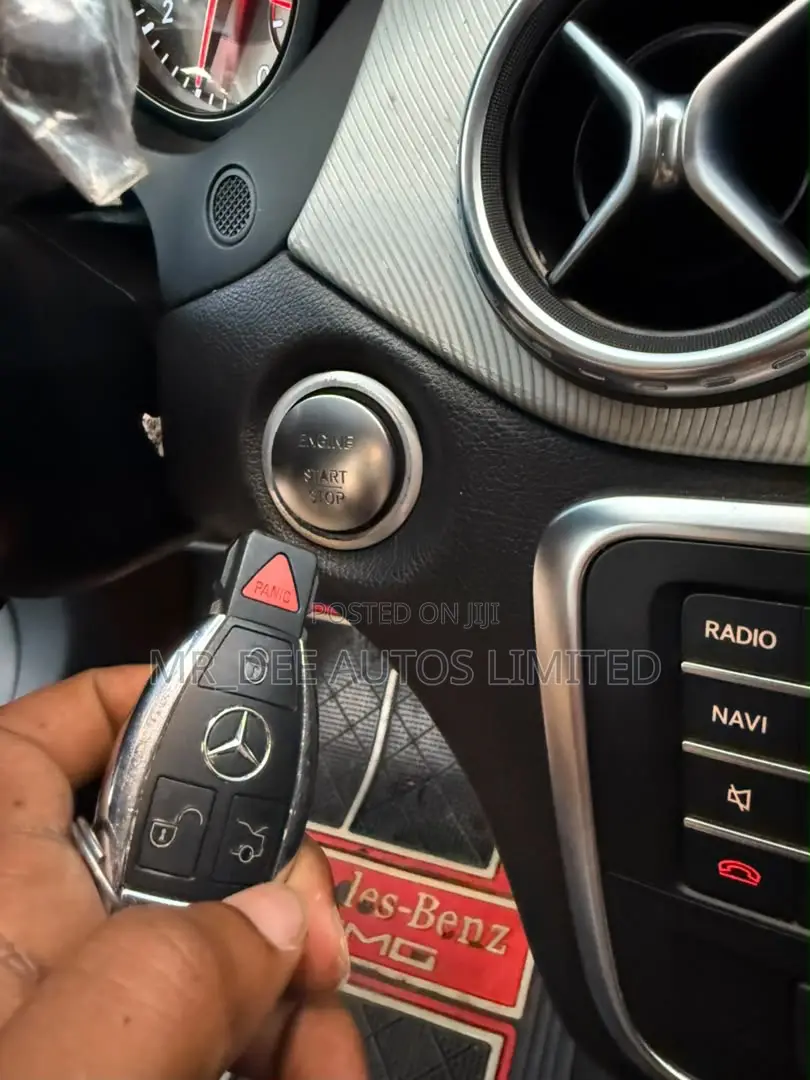 Mercedes-Benz GLA 250 2017 Red