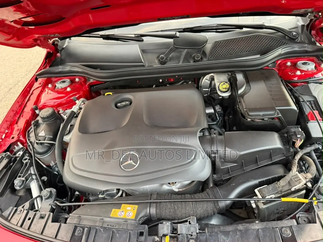 Mercedes-Benz GLA 250 2017 Red