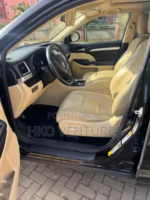 Toyota Highlander XLE V6 4x4 (3.5L 6cyl 6A) 2016 Black