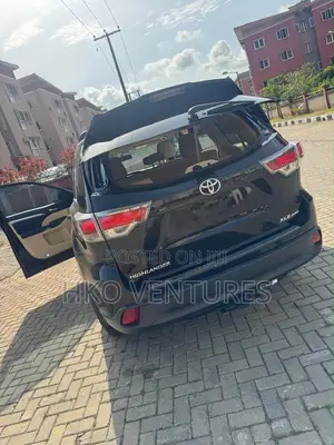 Toyota Highlander XLE V6 4x4 (3.5L 6cyl 6A) 2016 Black