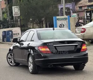 Mercedes-Benz C300 Sport Sedan AWD (3.0L 6cyl 7A) 2009 Gold