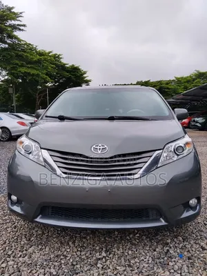 Toyota Sienna 2013 Gray