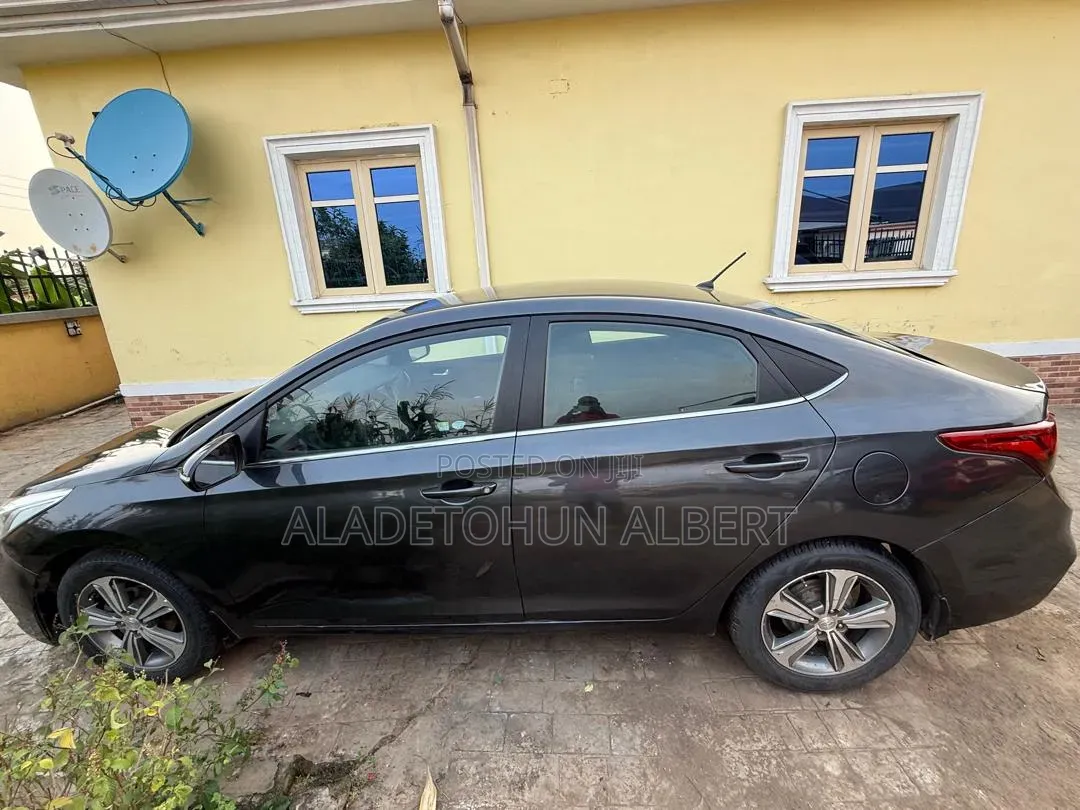 Hyundai Accent 2019 Gray