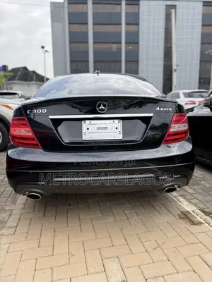Mercedes-Benz C300 2014 Black