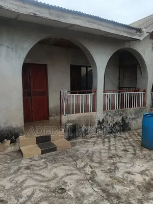 Furnished 6bdrm Block of Flats in Confidential, Abeokuta North for sale