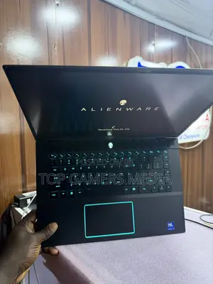 Laptop Alienware M16 R2 32GB Intel Core Ultra 9 SSD 1T