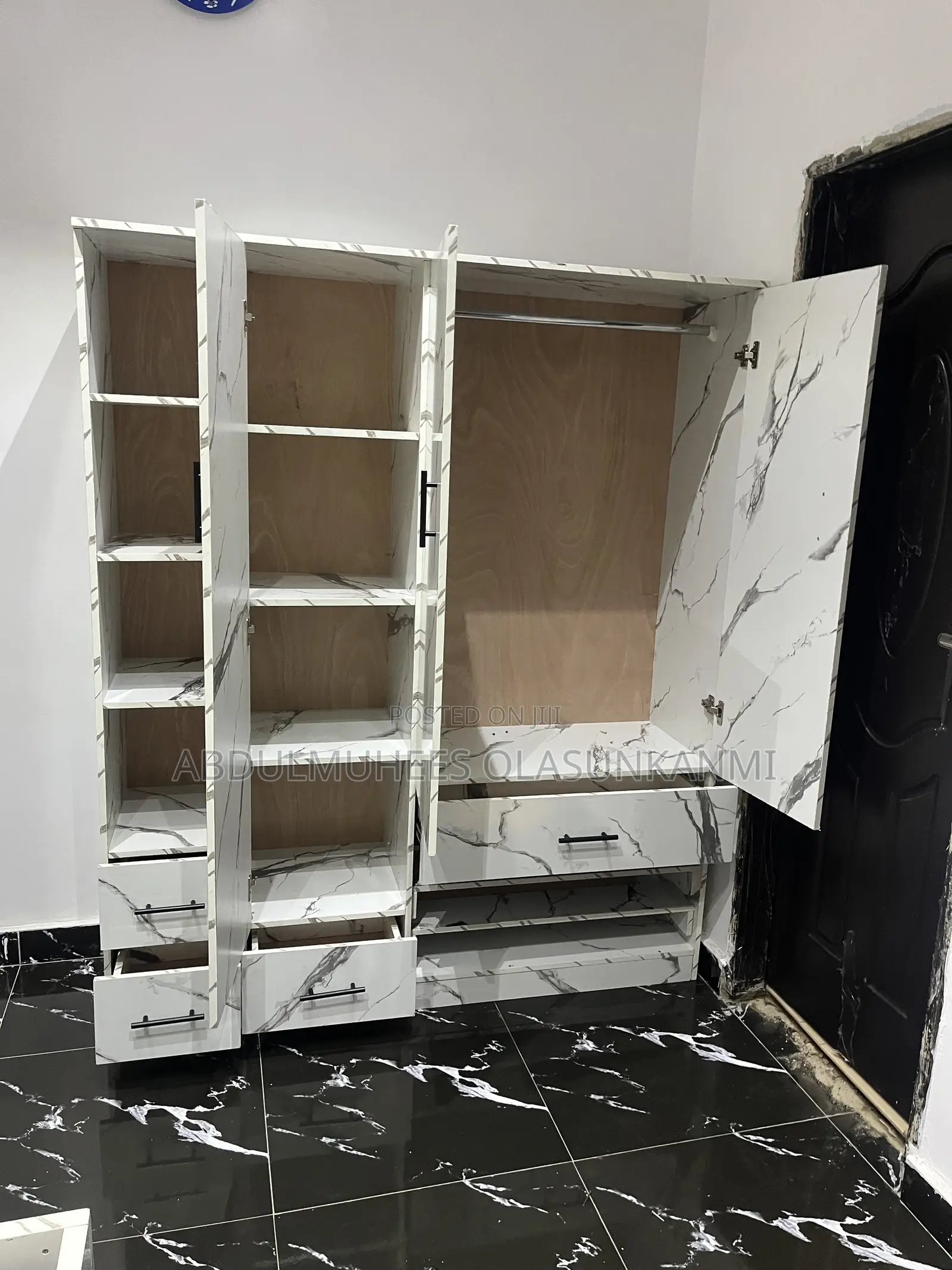 5ft by 6ft Marble Color Closet