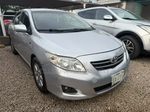 Toyota Corolla LE 4dr Sedan (1.8L 4cyl 4A) 2010 Silver