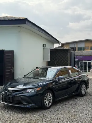 Toyota Camry LE FWD (2.5L 4cyl 8AM) 2018 Green