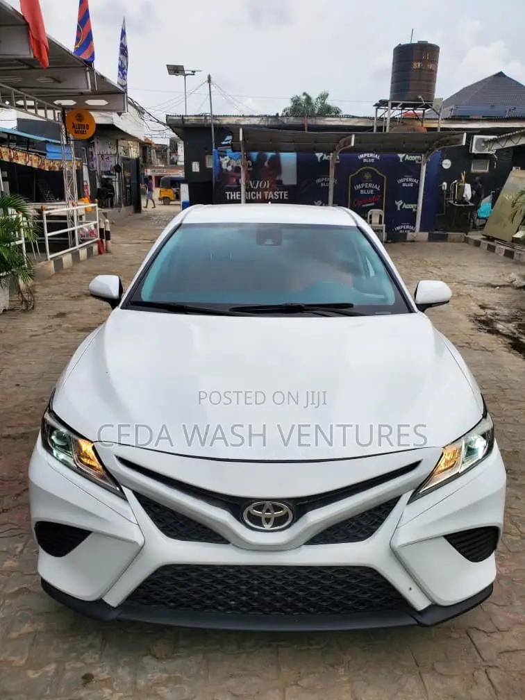 Toyota Camry XSE (2.5L 4cyl 8A) 2019 White