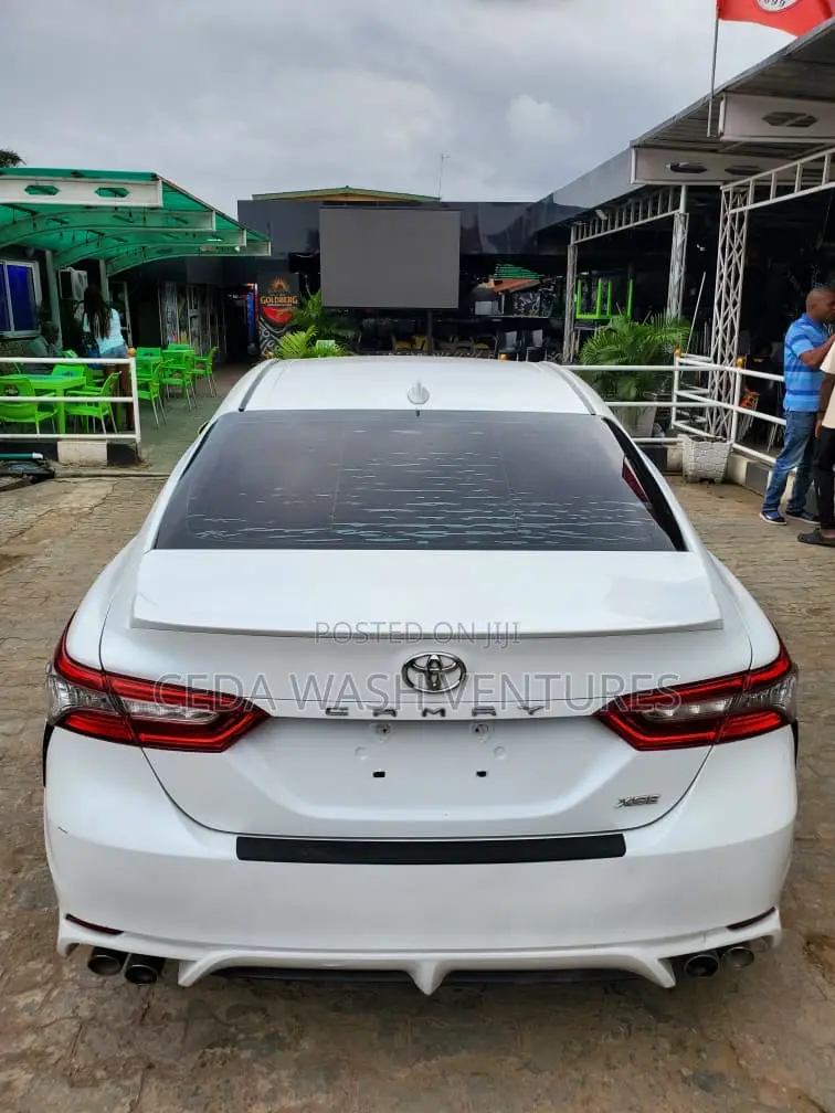 Toyota Camry XSE (2.5L 4cyl 8A) 2019 White