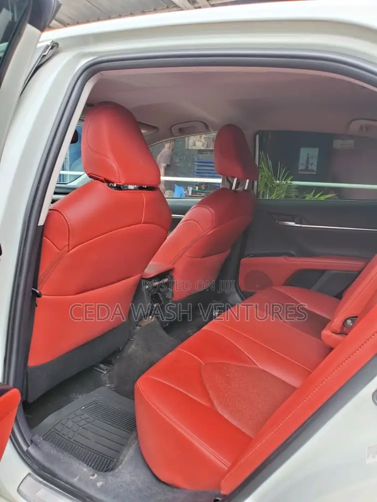 Toyota Camry XSE (2.5L 4cyl 8A) 2019 White