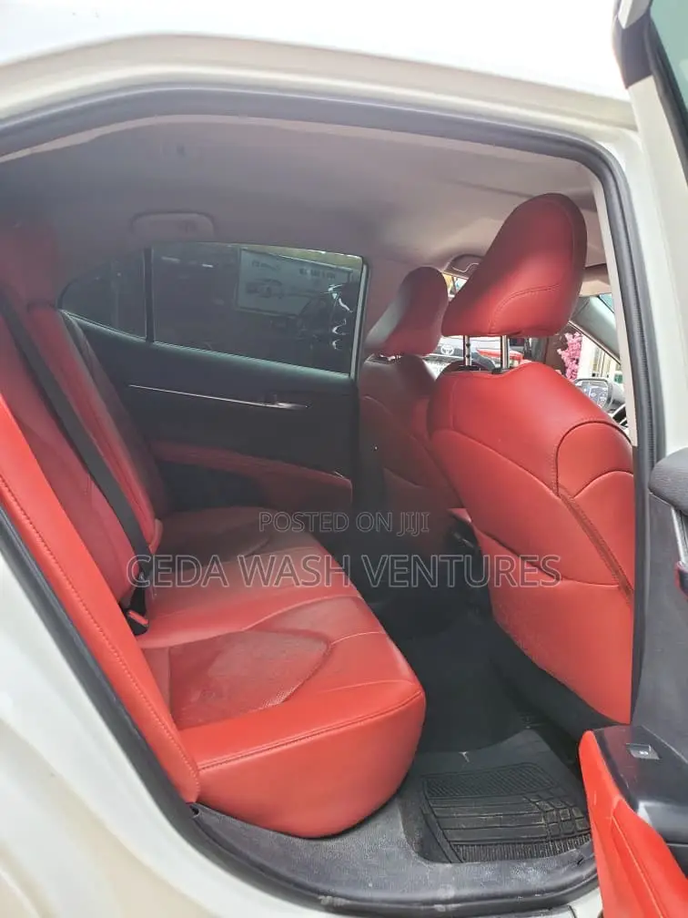 Toyota Camry XSE (2.5L 4cyl 8A) 2019 White