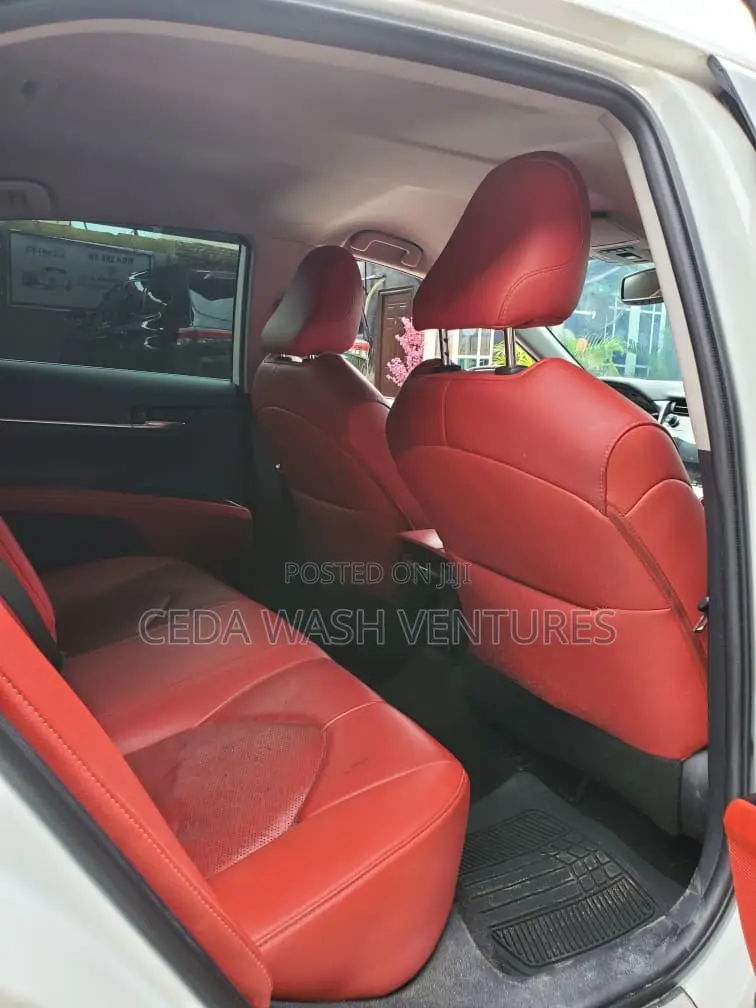 Toyota Camry XSE (2.5L 4cyl 8A) 2019 White