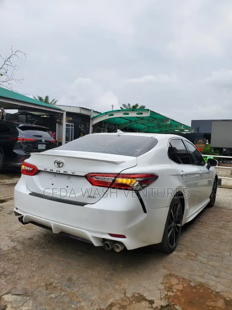 Toyota Camry XSE (2.5L 4cyl 8A) 2019 White
