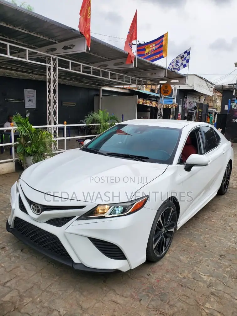 Toyota Camry XSE (2.5L 4cyl 8A) 2019 White