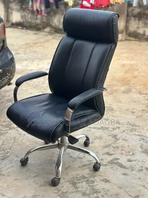 Executive Leather Swivel Office Chair