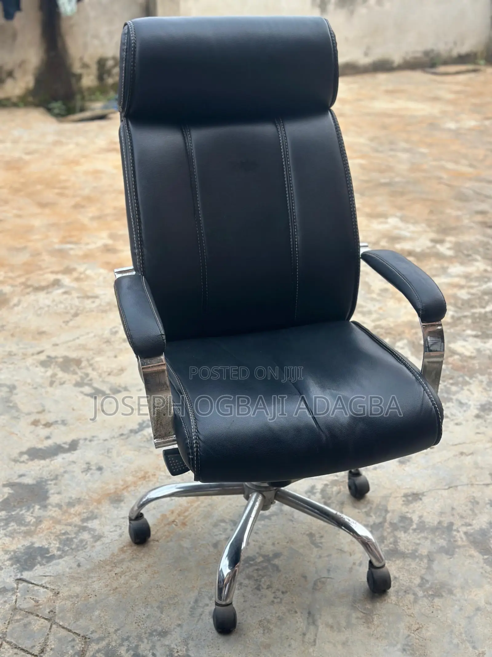 Executive Leather Swivel Office Chair