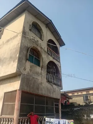 8bdrm Block of Flats in Agric for sale