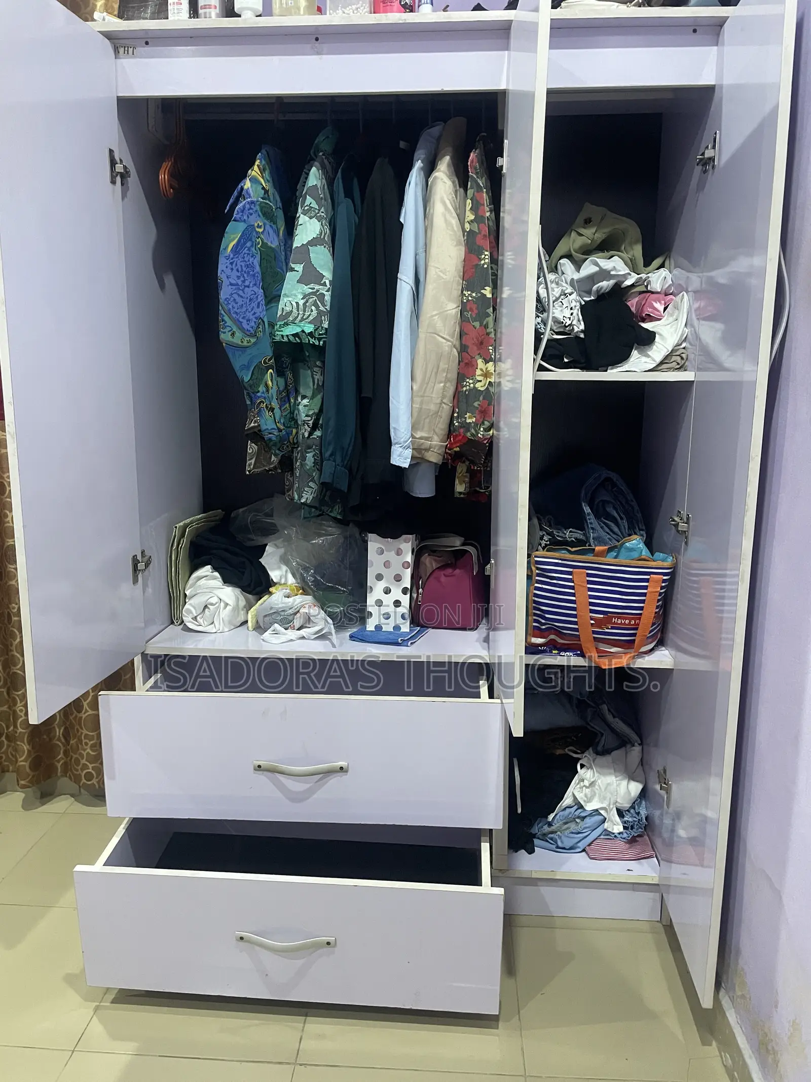 3 Door Wardrobe With Mirror