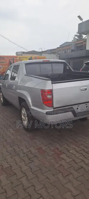 Honda Ridgeline 2010 Silver