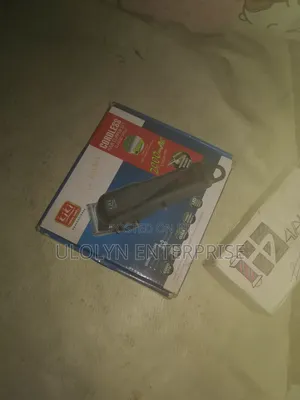 Kiki Rechargeable Clipper Full Kit With Wiper and Cape