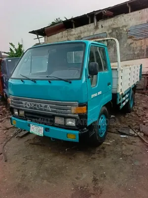 Nigeria Used Toyota Dyna 200 Normal Hand 2rz Petrol Engine