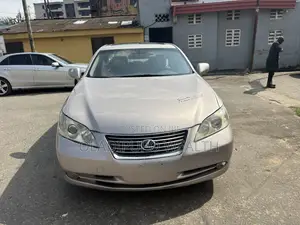 Lexus ES 350 2009 Gold
