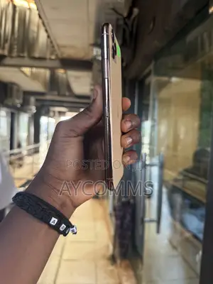 Apple iPhone 11 Pro Max 64 GB Gold