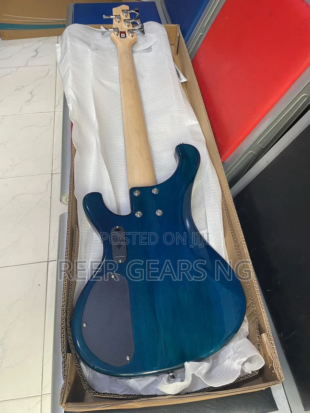 Top Quality D-120 Bullfighter Bass 5 Strings Active Guitar Blue