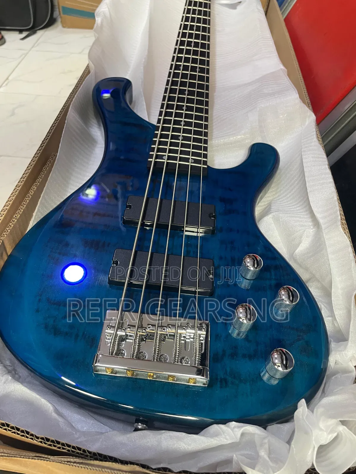 Top Quality D-120 Bullfighter Bass 5 Strings Active Guitar Blue