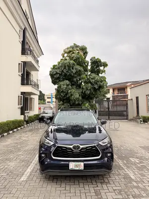 Toyota Highlander XLE AWD 2020