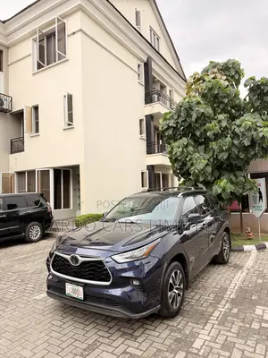 Toyota Highlander XLE AWD 2020