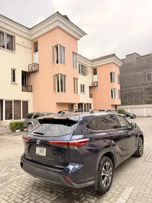 Toyota Highlander XLE AWD 2020
