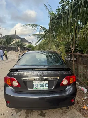 Toyota Corolla 2009 Black