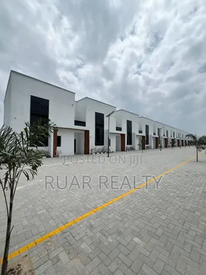 3bdrm Duplex in Ogombo for sale
