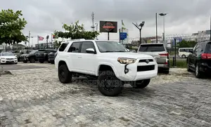 Toyota 4-Runner 2015 White
