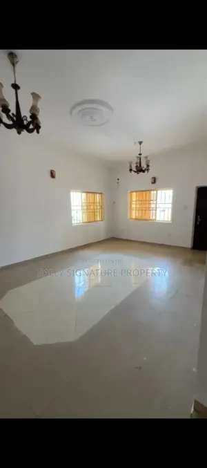 3bdrm Block of Flats in By Life Camp for rent