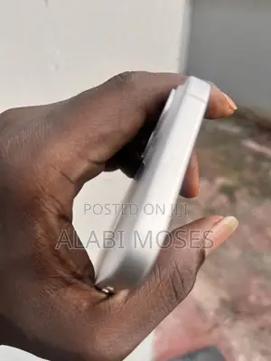 Apple iPhone 16 128 GB White