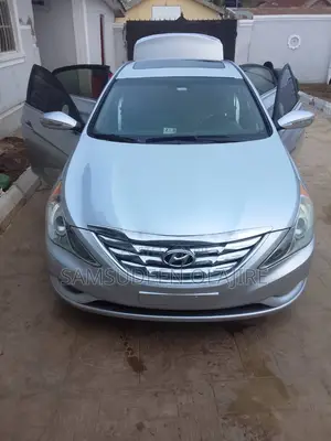 Hyundai Sonata Limited Sedan FWD (2.4L 4cyl 6A) 2012 Silver