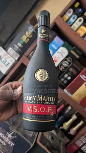 Rèmy Martin VSOP Cartoon by ( 12 Bottles )